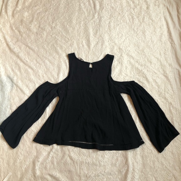 SOLD 🚫🚫🚫 Lovers + Friends cloudbreak cold shoulder boho top - Picture 9 of 9